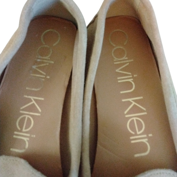 Calvin Klein Tan Suede Loafers Flats Size 8 - Picture 4 of 9